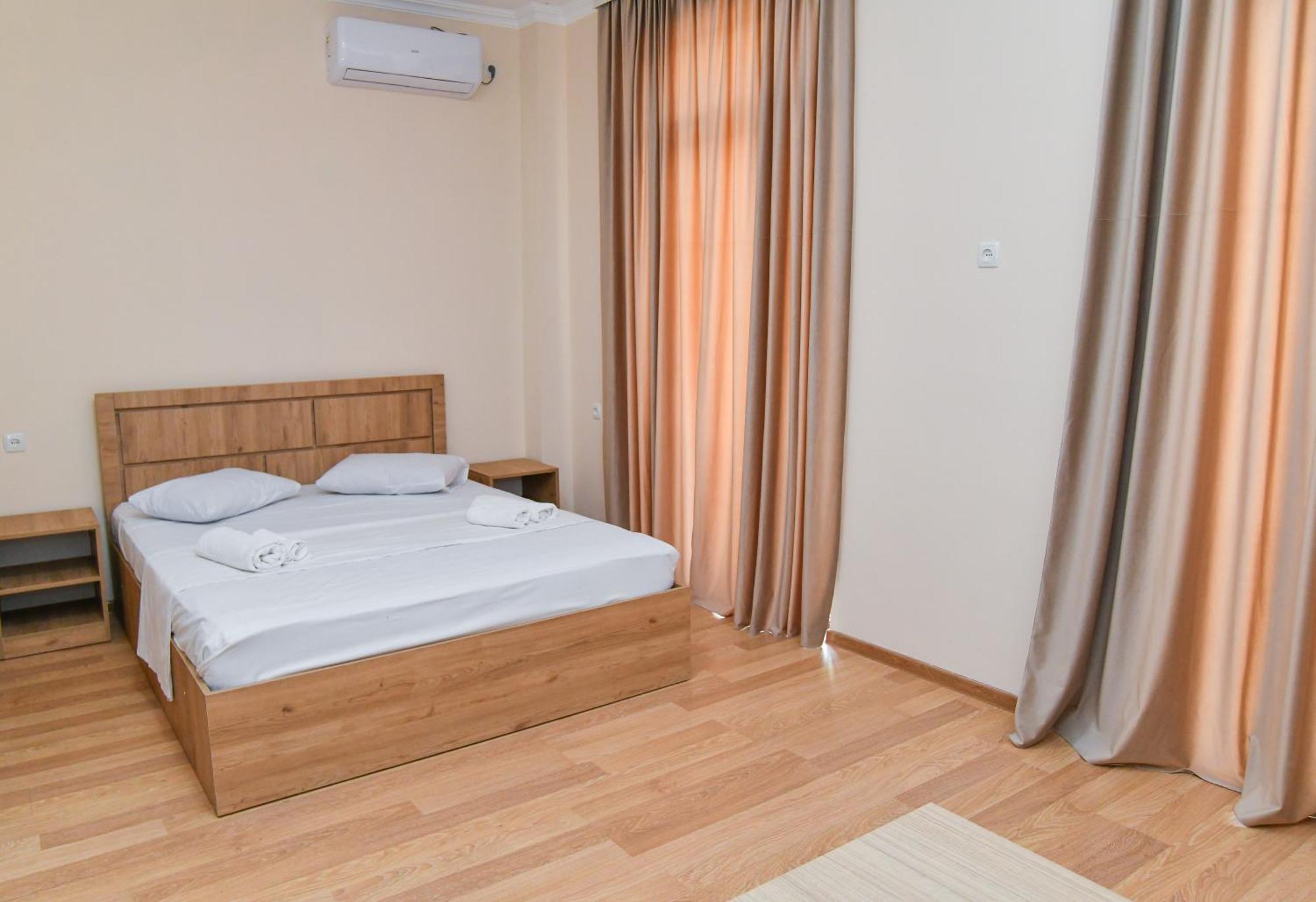 Just Inn Кутаїсі Екстер'єр фото
