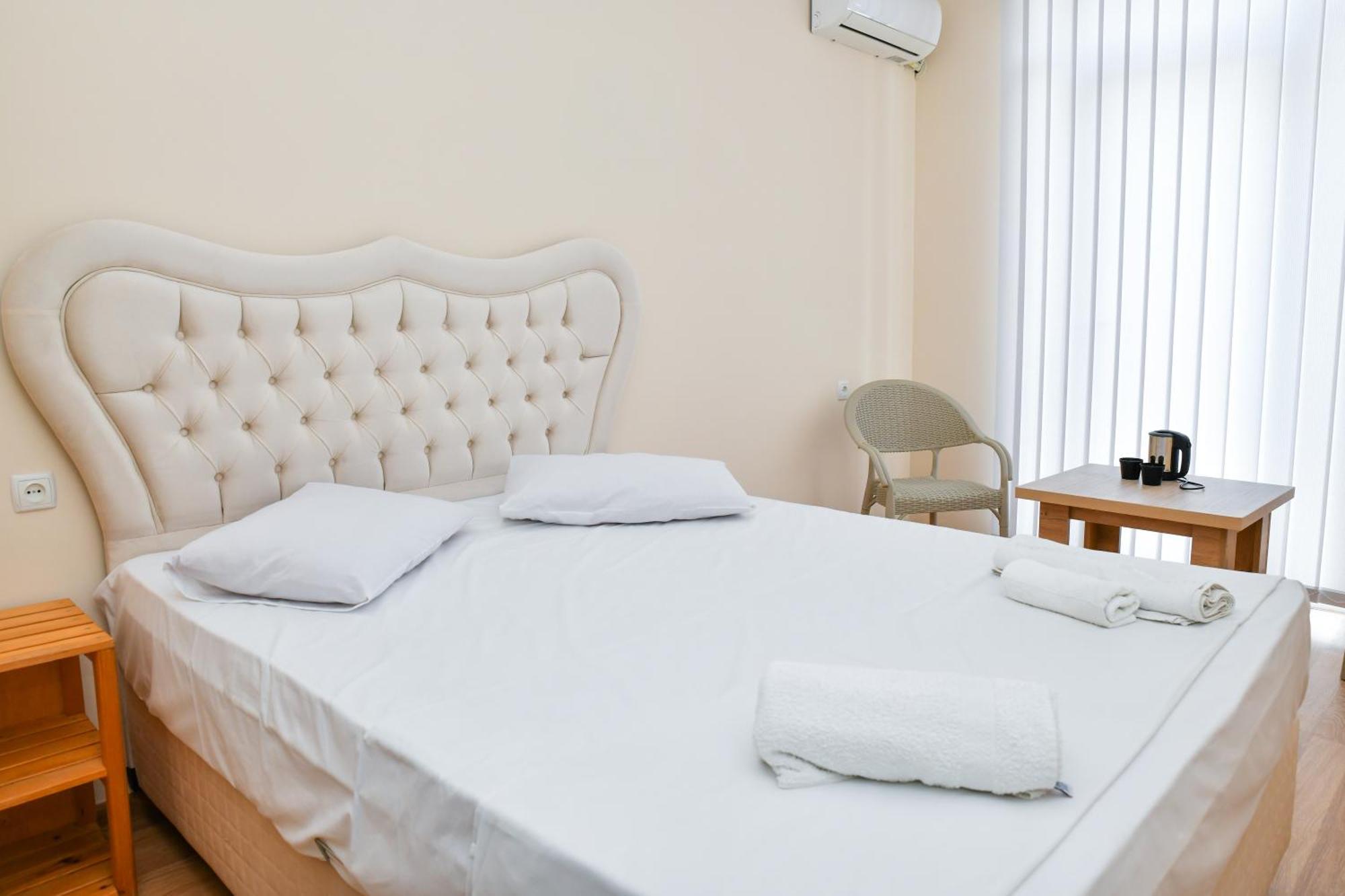 Just Inn Кутаїсі Екстер'єр фото