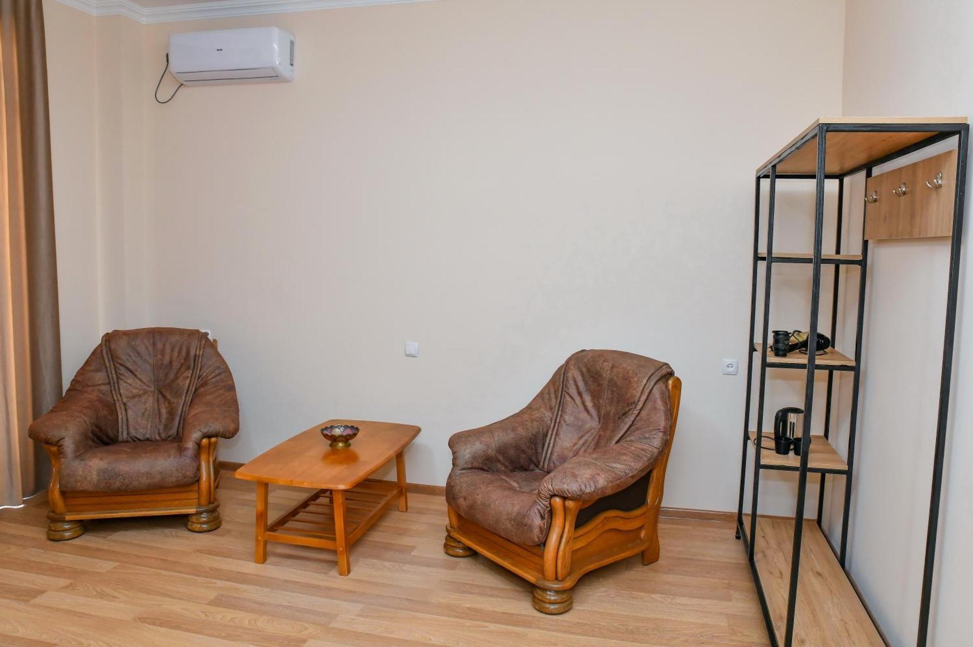 Just Inn Кутаїсі Екстер'єр фото