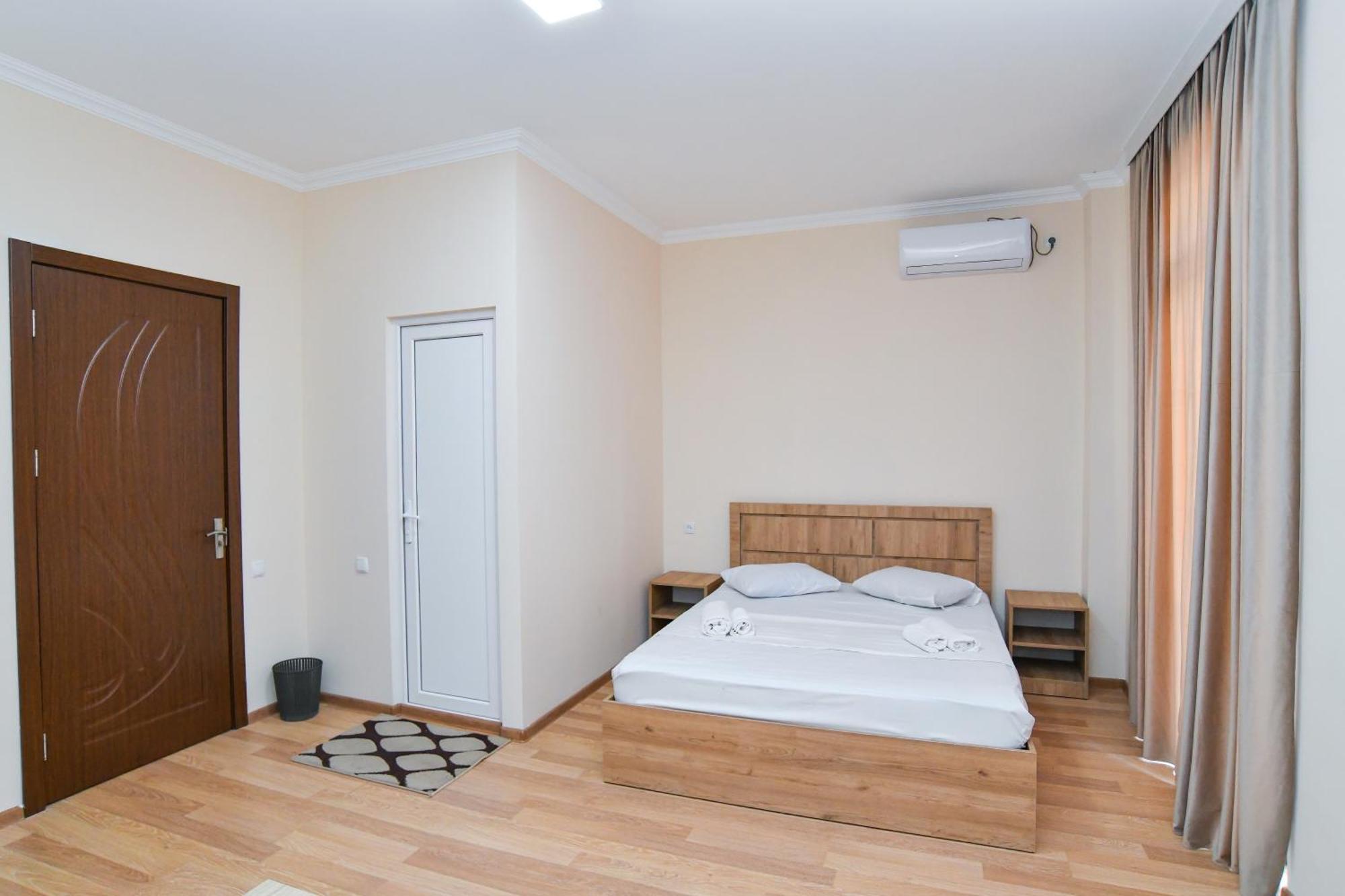 Just Inn Кутаїсі Екстер'єр фото