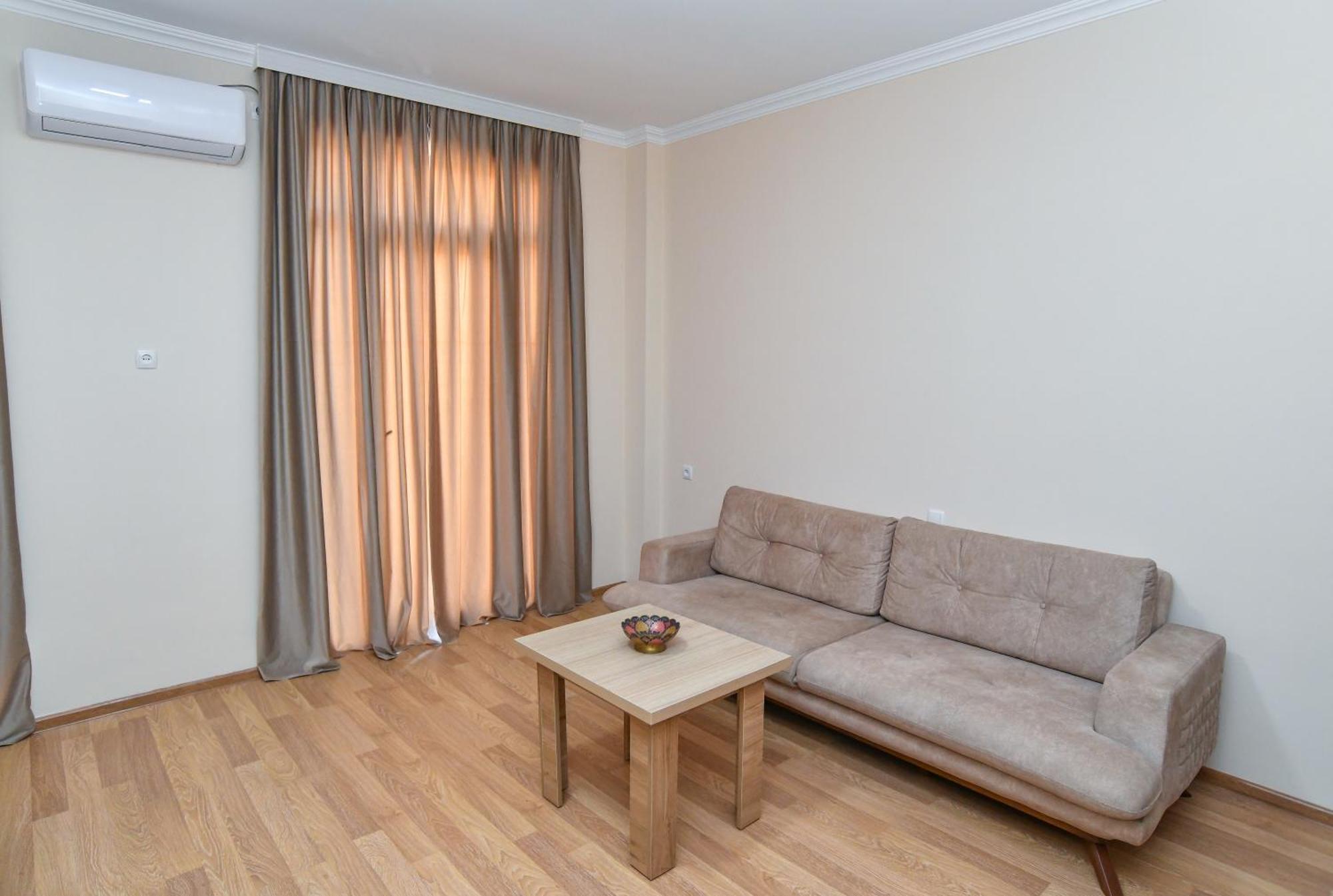 Just Inn Кутаїсі Екстер'єр фото