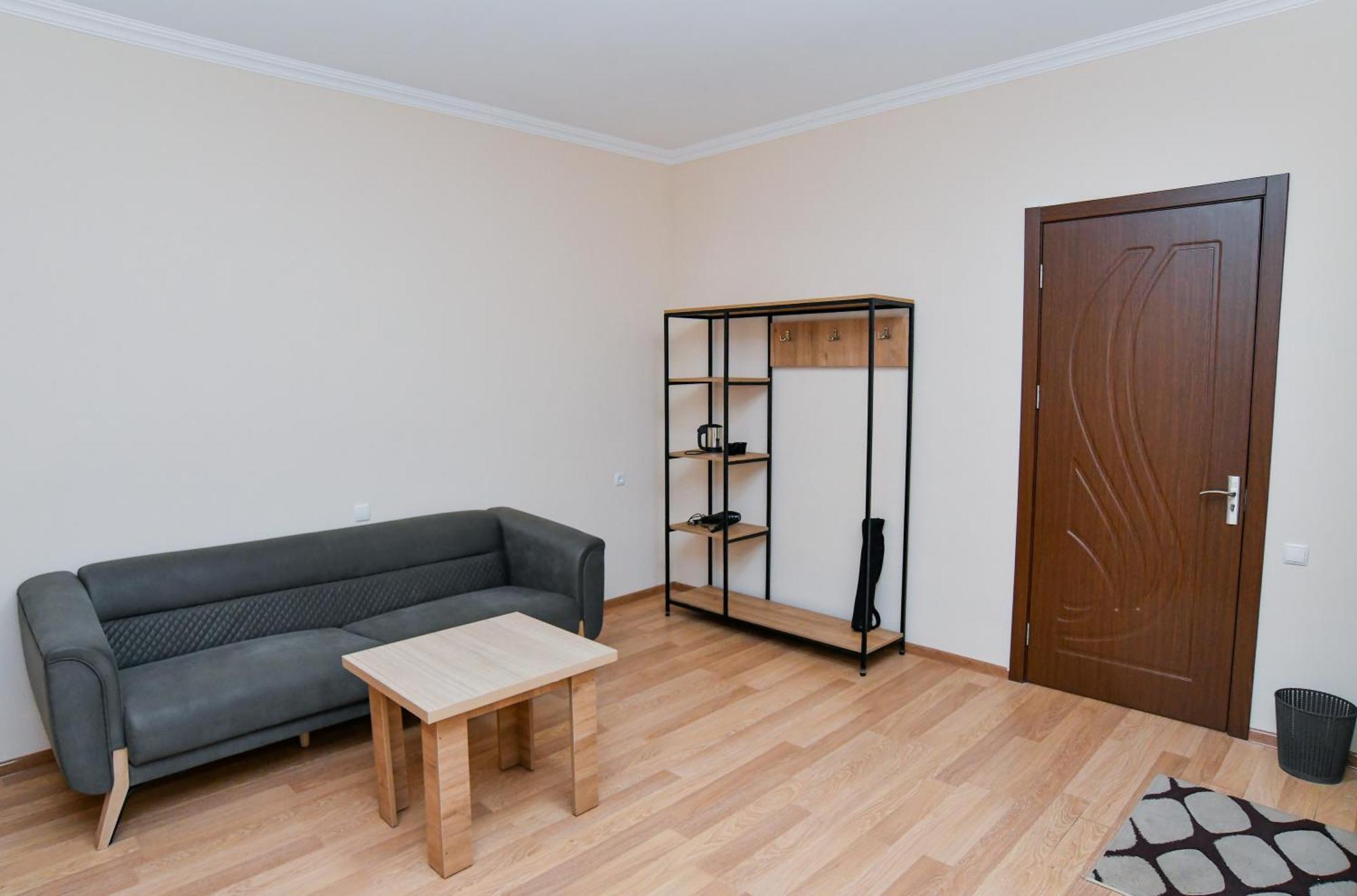 Just Inn Кутаїсі Екстер'єр фото