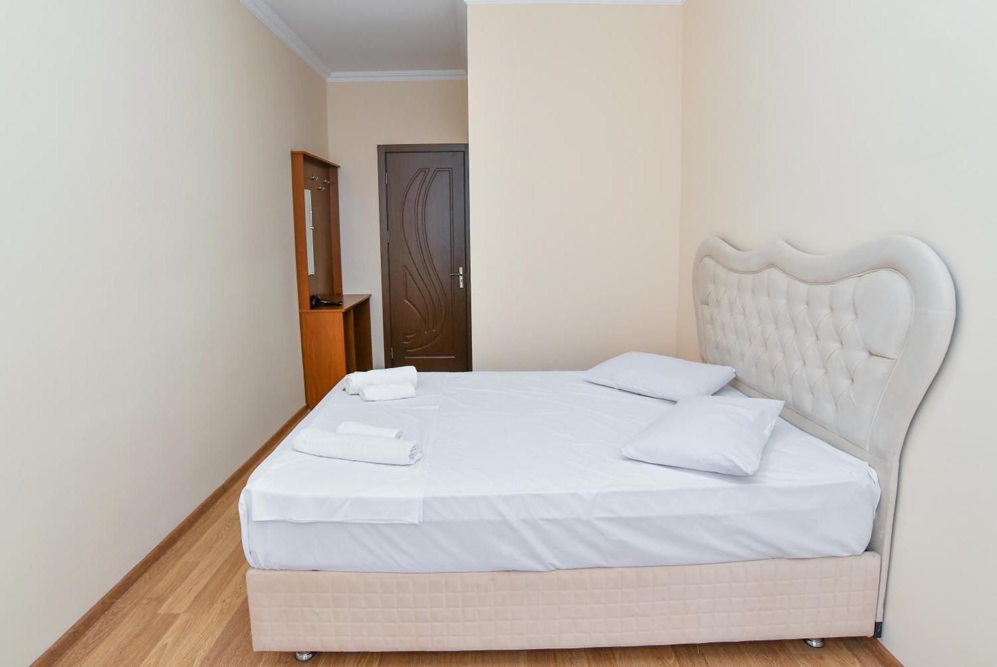 Just Inn Кутаїсі Екстер'єр фото