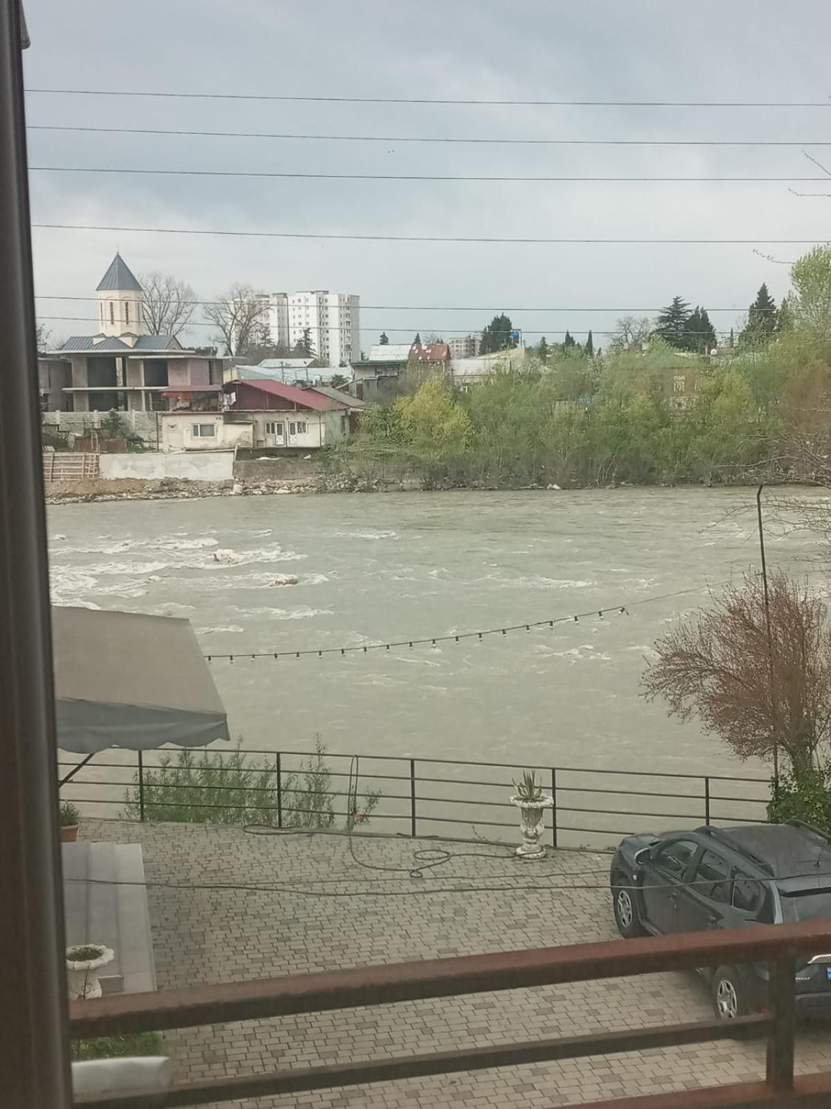 Just Inn Кутаїсі Екстер'єр фото