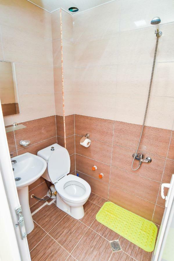 Just Inn Кутаїсі Екстер'єр фото